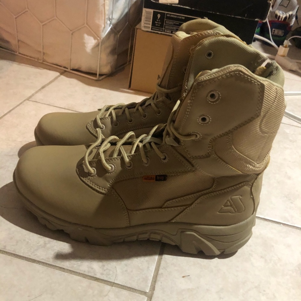 Tan Ailisha Broy army combat boots men’s size 11